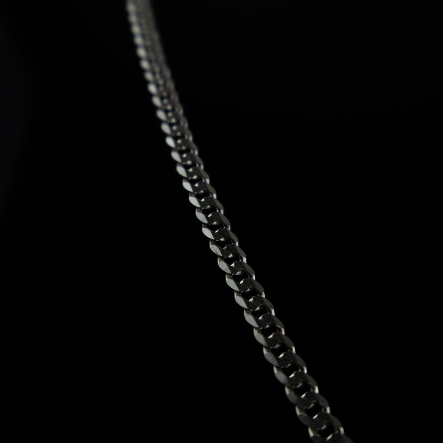 CADENA BARBADA DE 4 MILIMETROS