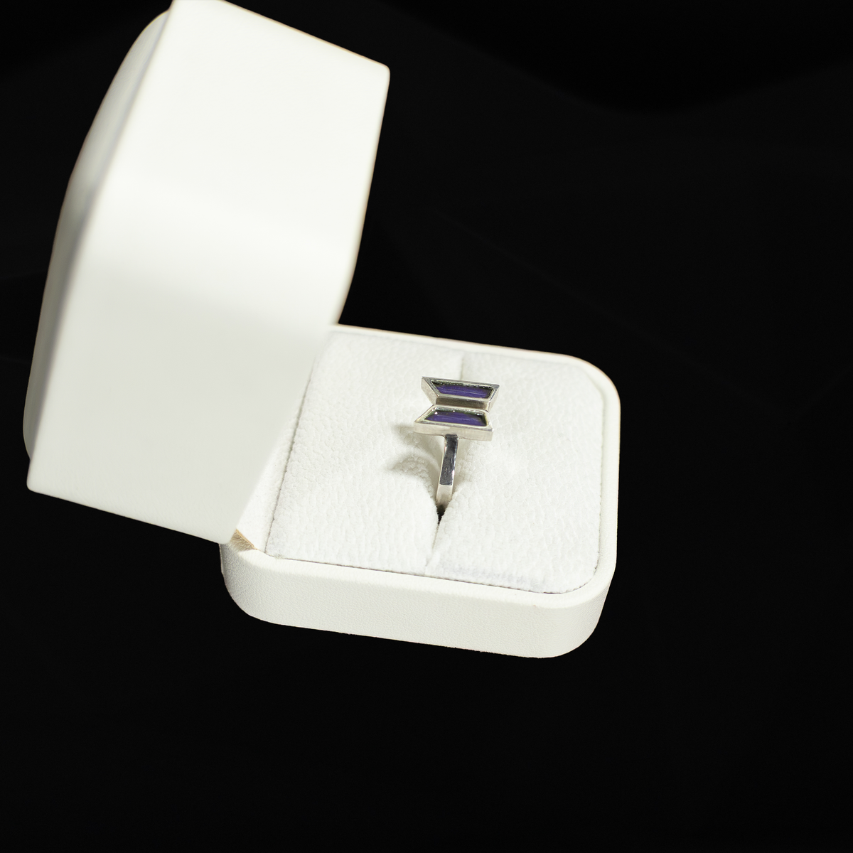 Anillo Trapezoide Violeta